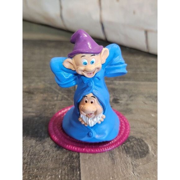 Disney snow white dwarfs happy dopey coat toy figure - Picture 1 of 4